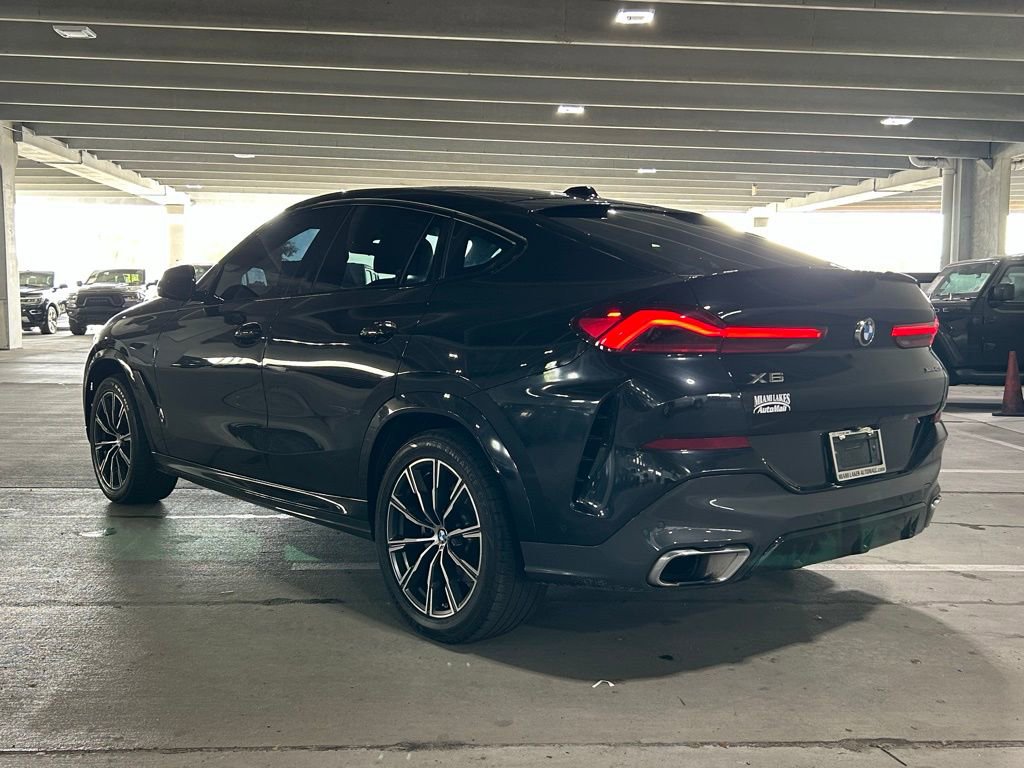 Used 2024 BMW X6 xDrive40i w/ Premium Package AWD/4WD image 3