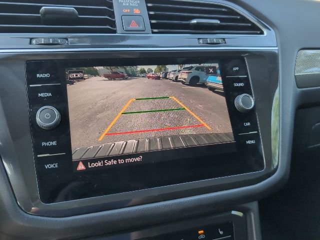 Used 2022 Volkswagen Tiguan SE FWD image 18