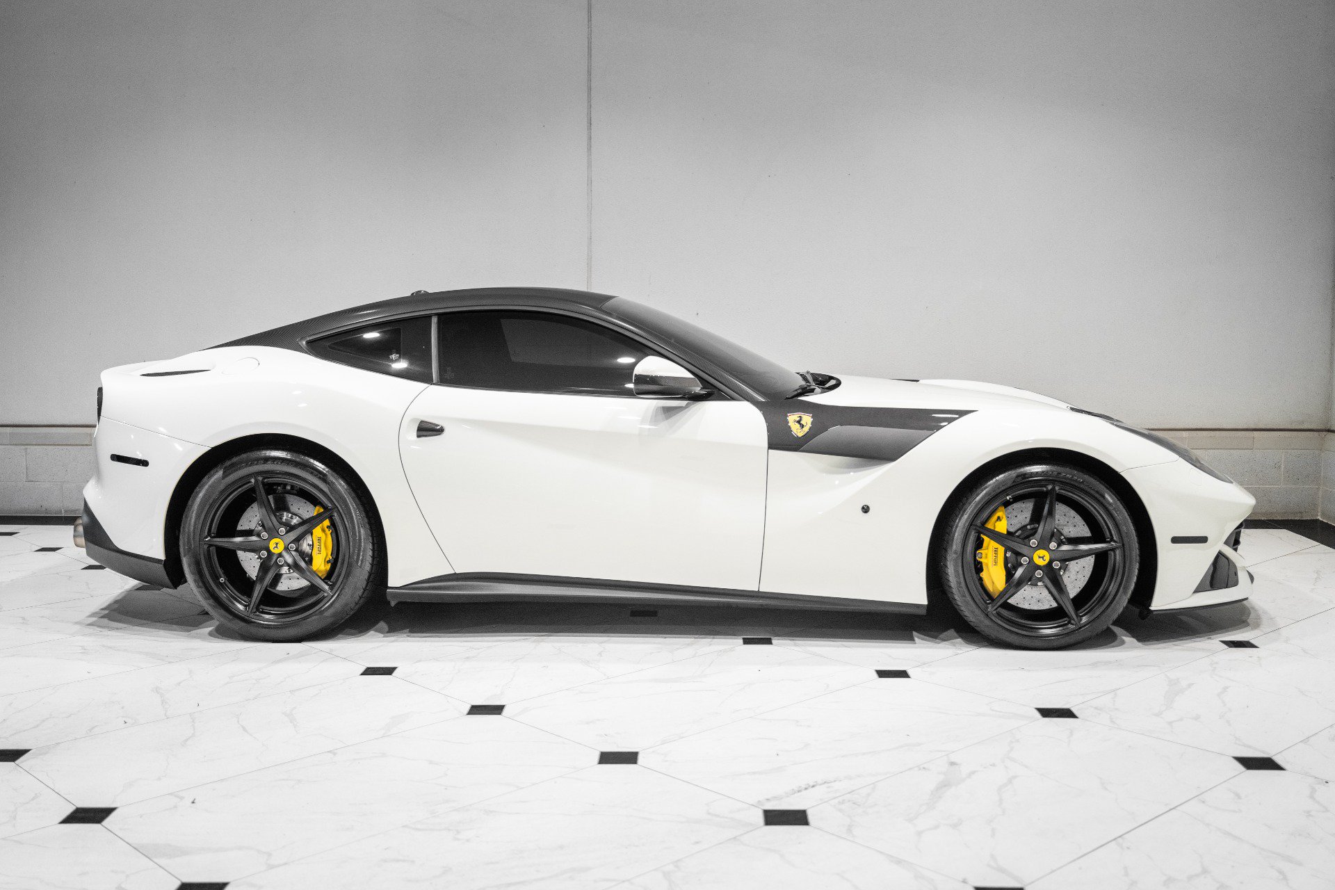 Used 2017 Ferrari F12 Berlinetta RWD image 6