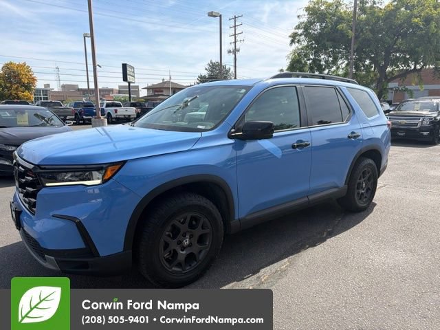 Used 2025 Honda Pilot TrailSport image 1