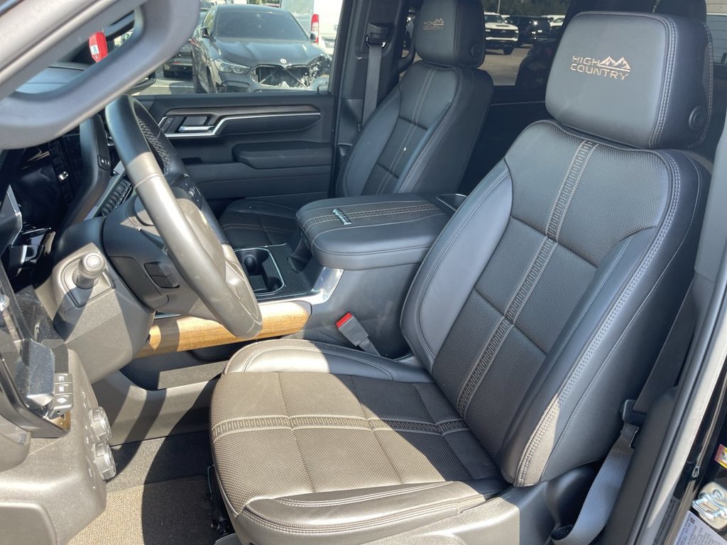 Used 2026 Chevrolet Silverado 3500 High Country w/ Technology Package AWD/4WD image 11