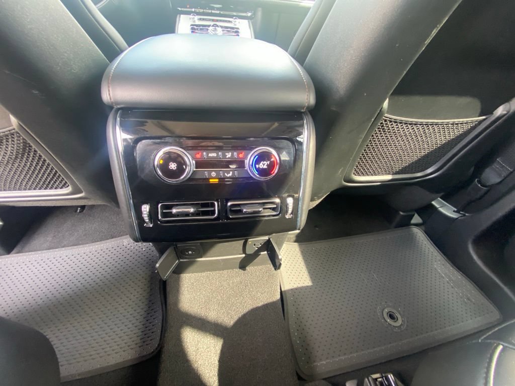 Used 2023 Lincoln Aviator AWD w/ Premium Package image 23