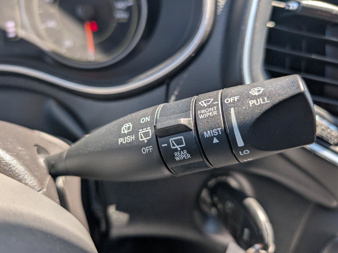 Used 2022 Jeep Cherokee Latitude AWD/4WD image 35