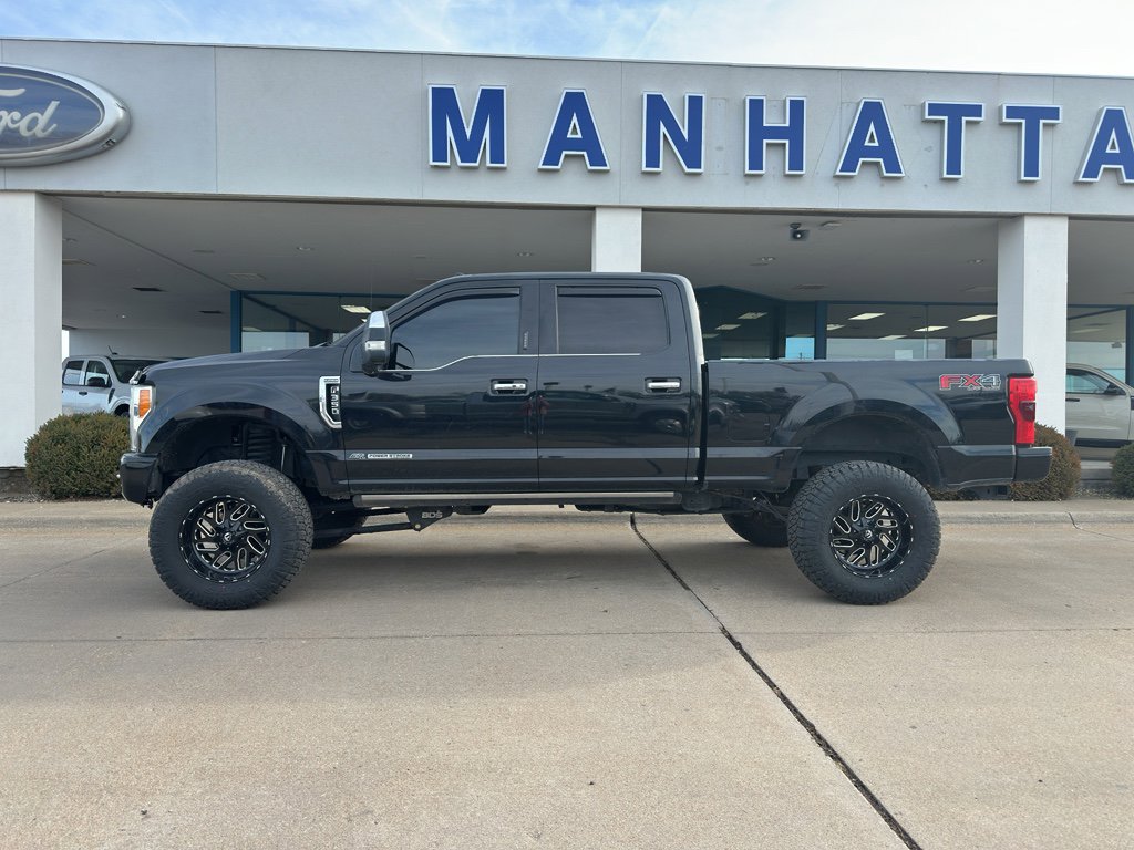 Used 2017 Ford F350 Platinum w/ Platinum Ultimate Package image 4