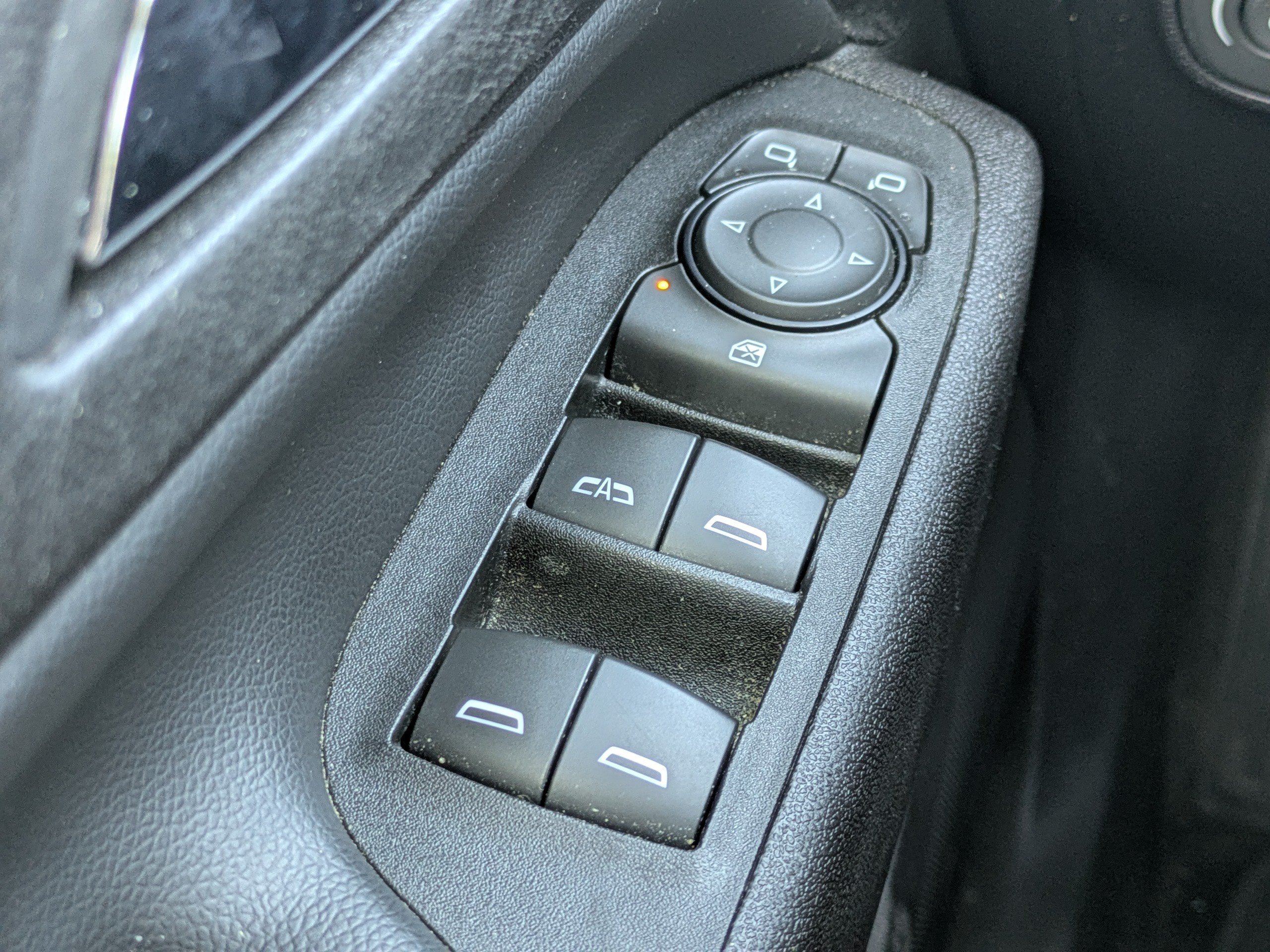 Used 2018 Chevrolet Equinox LT FWD image 20
