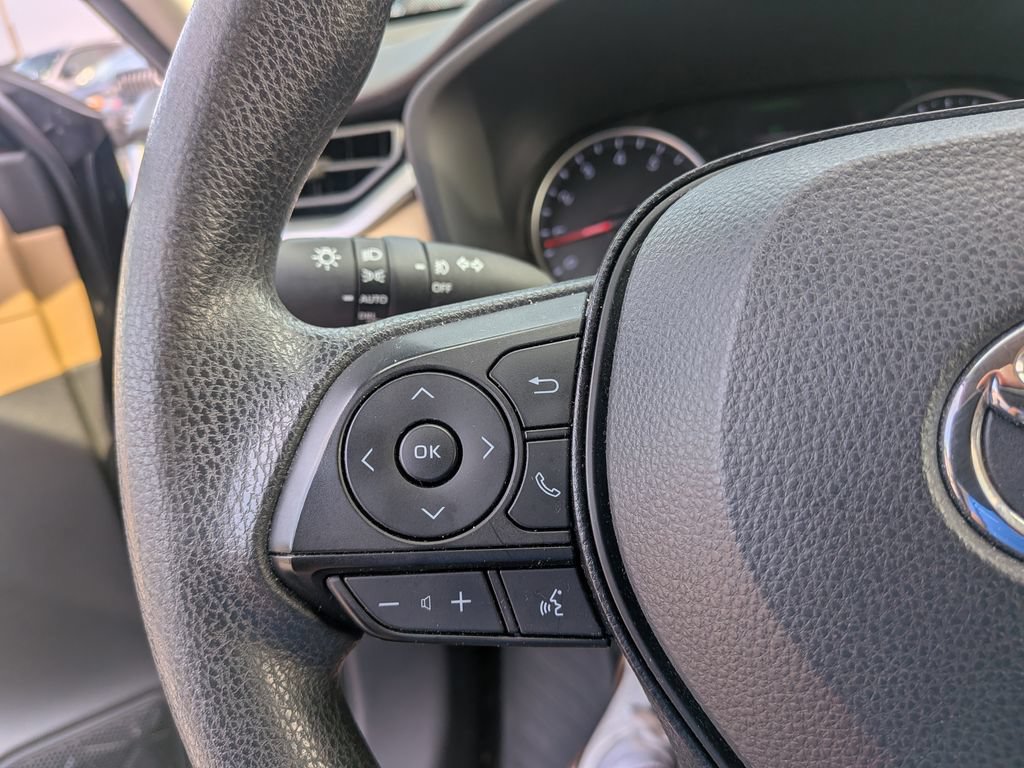Used 2020 Toyota RAV4 XLE w/ All Weather Liner Package AWD/4WD image 25