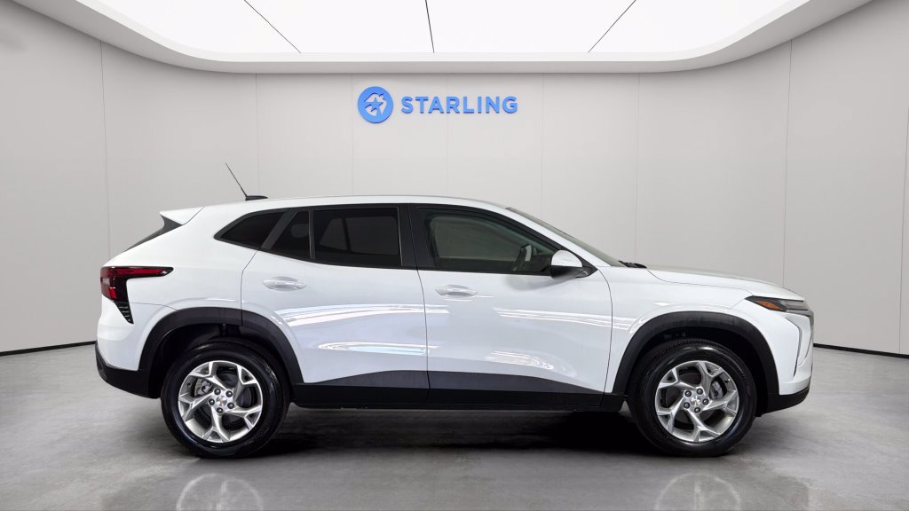 Certified 2024 Chevrolet Trax LS w/ LS Convenience Package FWD image 12