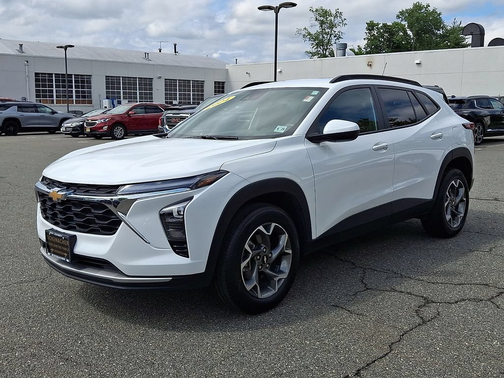 Certified 2024 Chevrolet Trax LT w/ Driver Confidence Package FWD image 3