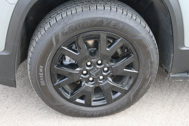 Used 2023 GMC Acadia SLE w/ Driver Convenience Package image 7