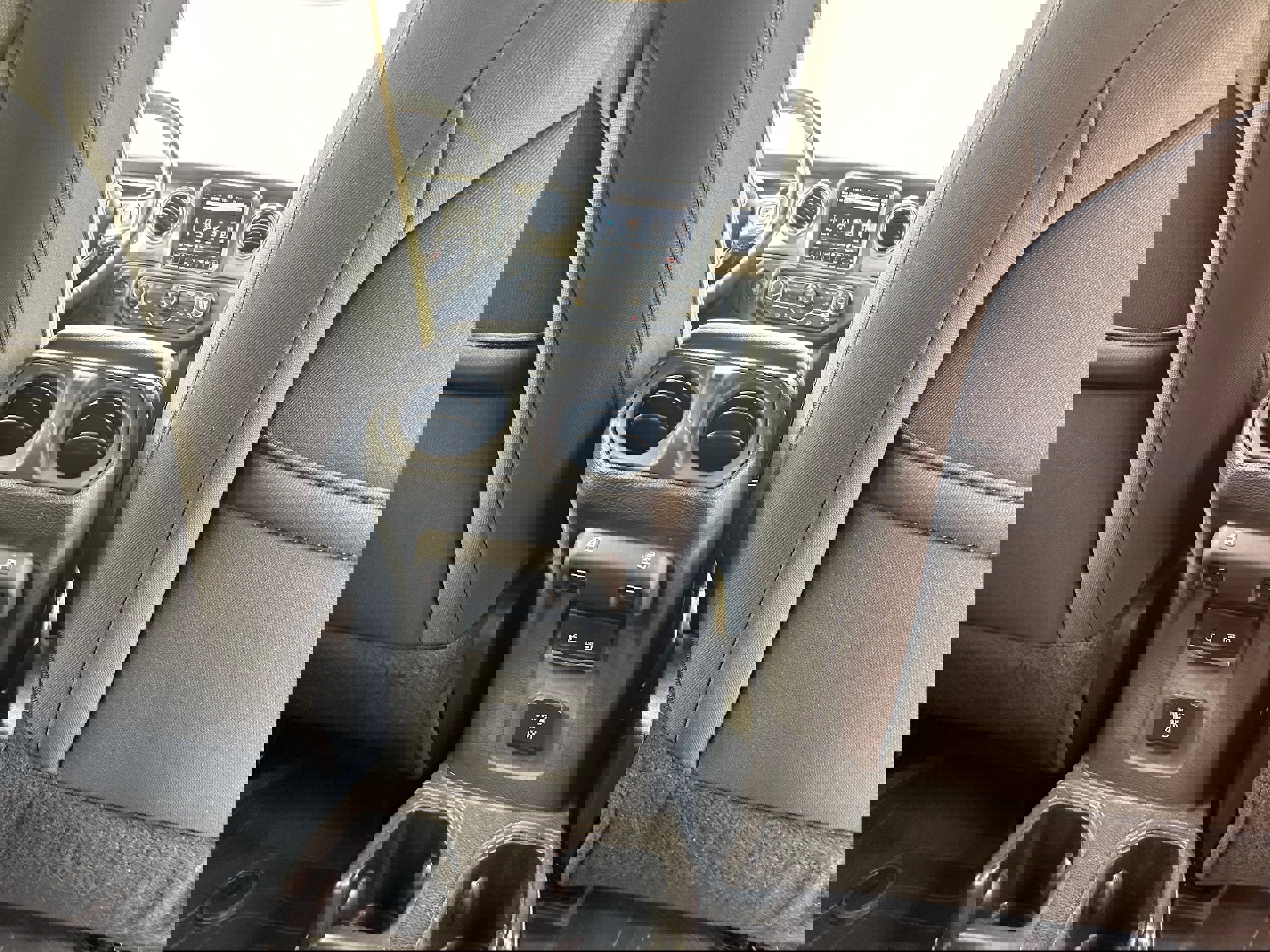 Used 2019 Jeep Wrangler Unlimited Sahara image 14