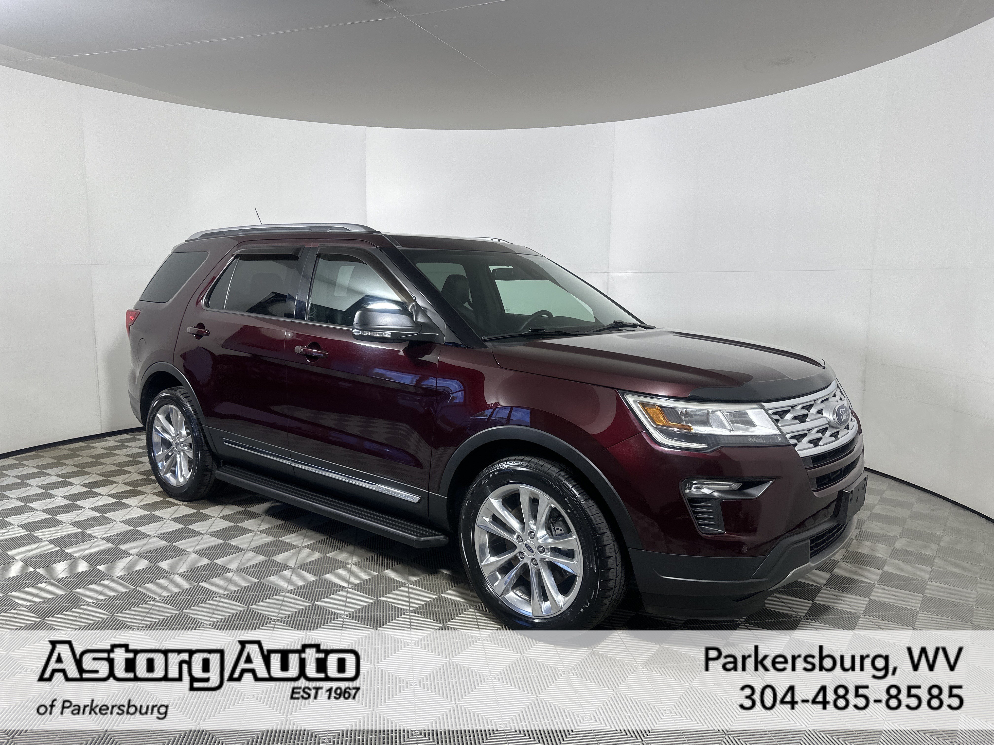 Used 2019 Ford Explorer XLT w/ Equipment Group 202A AWD/4WD image 1