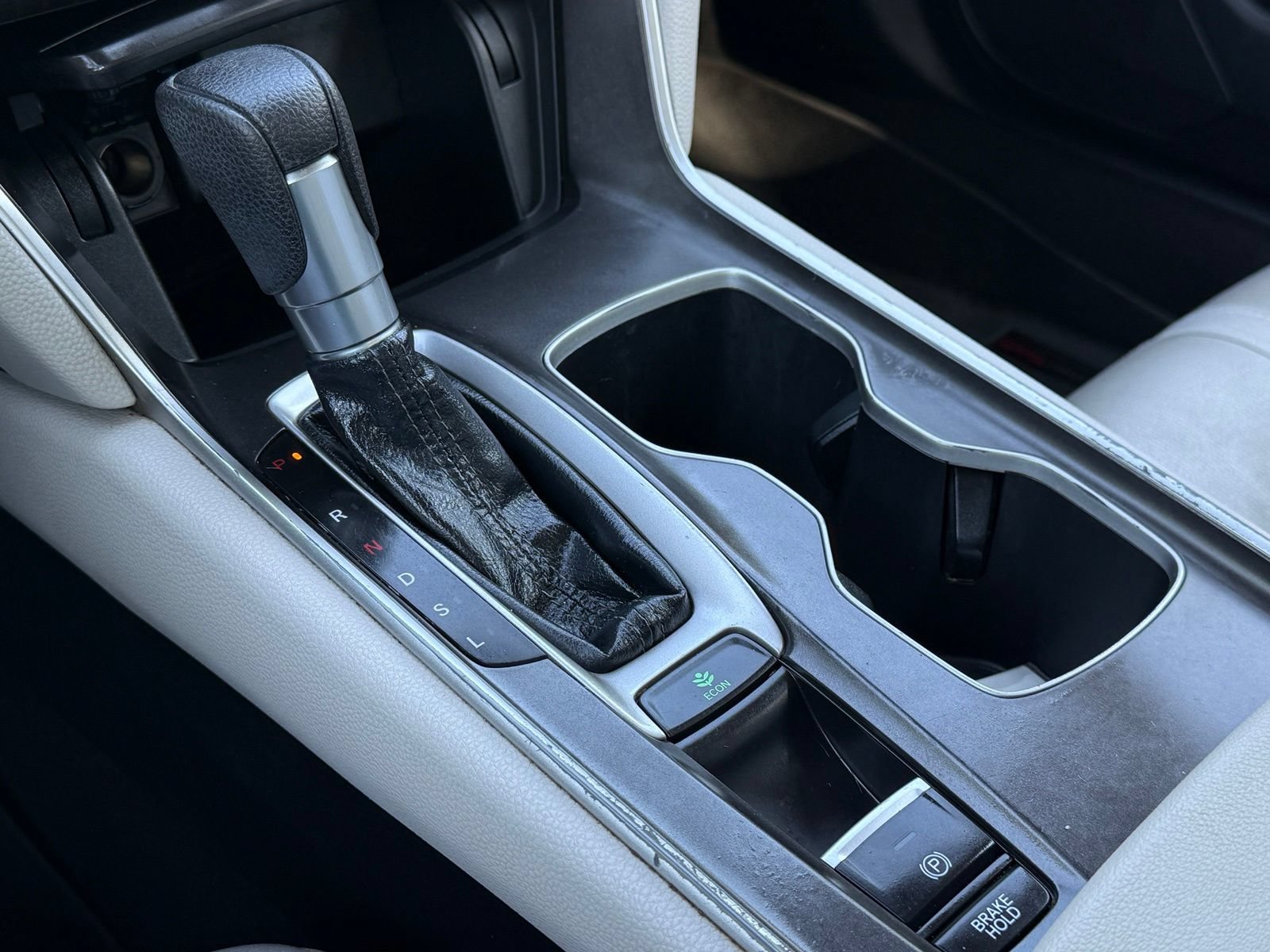 Used 2019 Honda Accord EX image 32