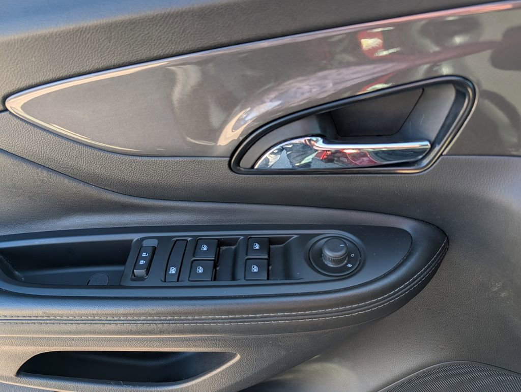 Used 2021 Buick Encore Preferred image 19