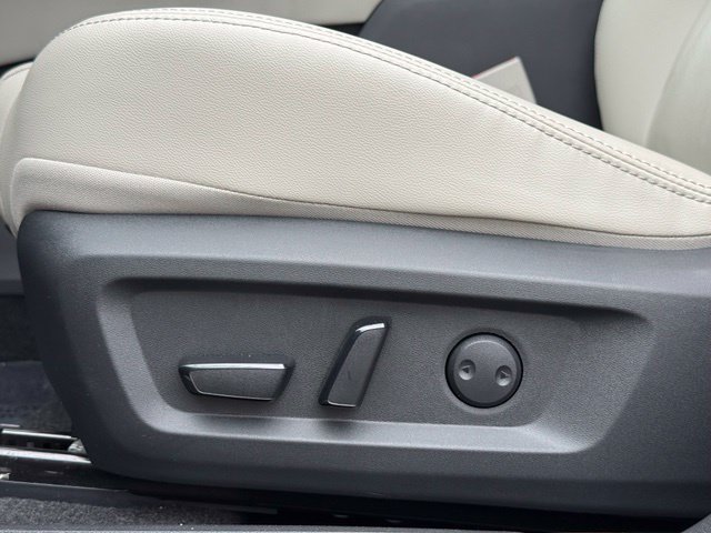 Used 2023 Nissan Rogue SL w/ SL Premium Package AWD/4WD image 12