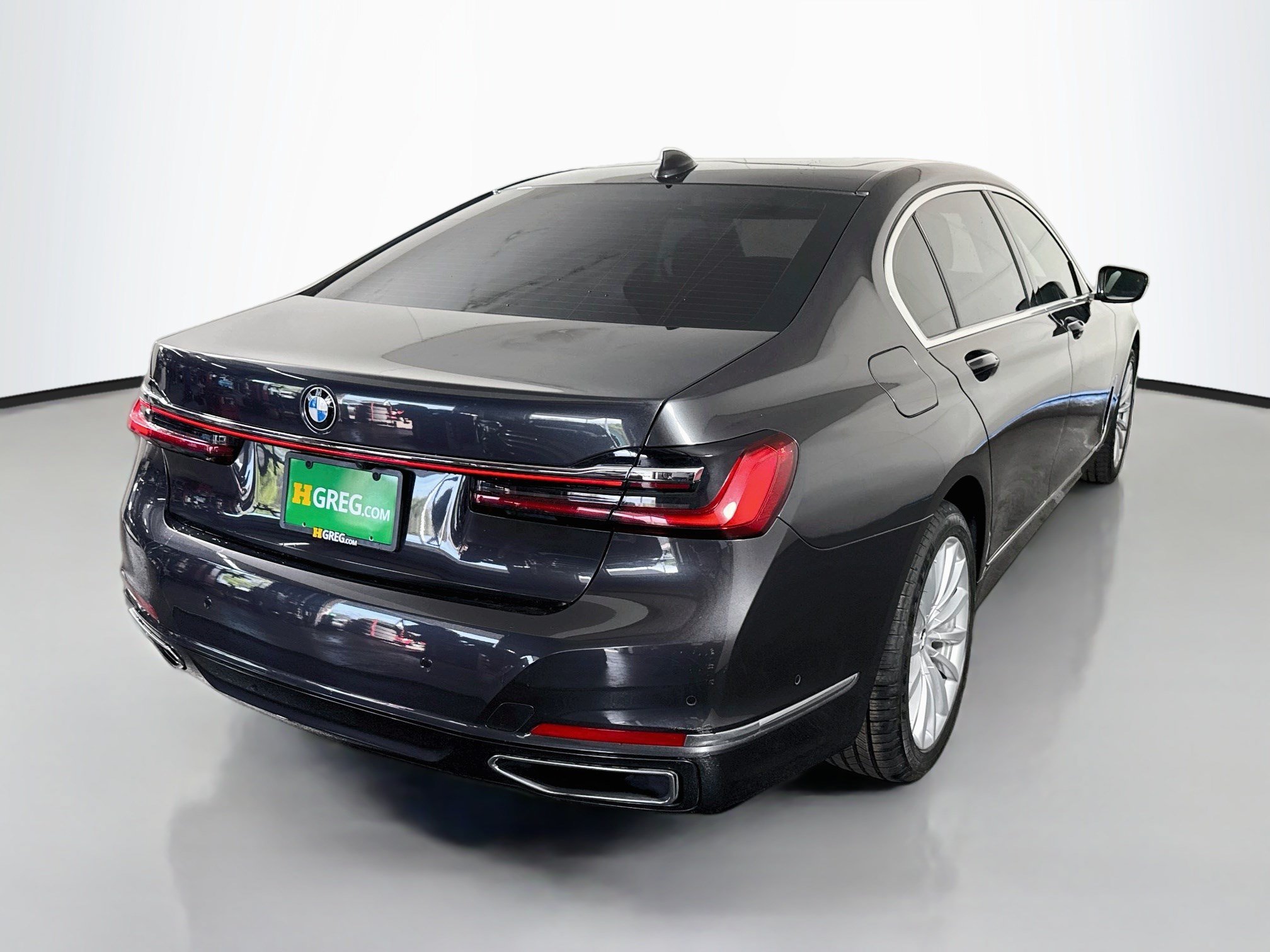 Used 2022 BMW 740i RWD image 10