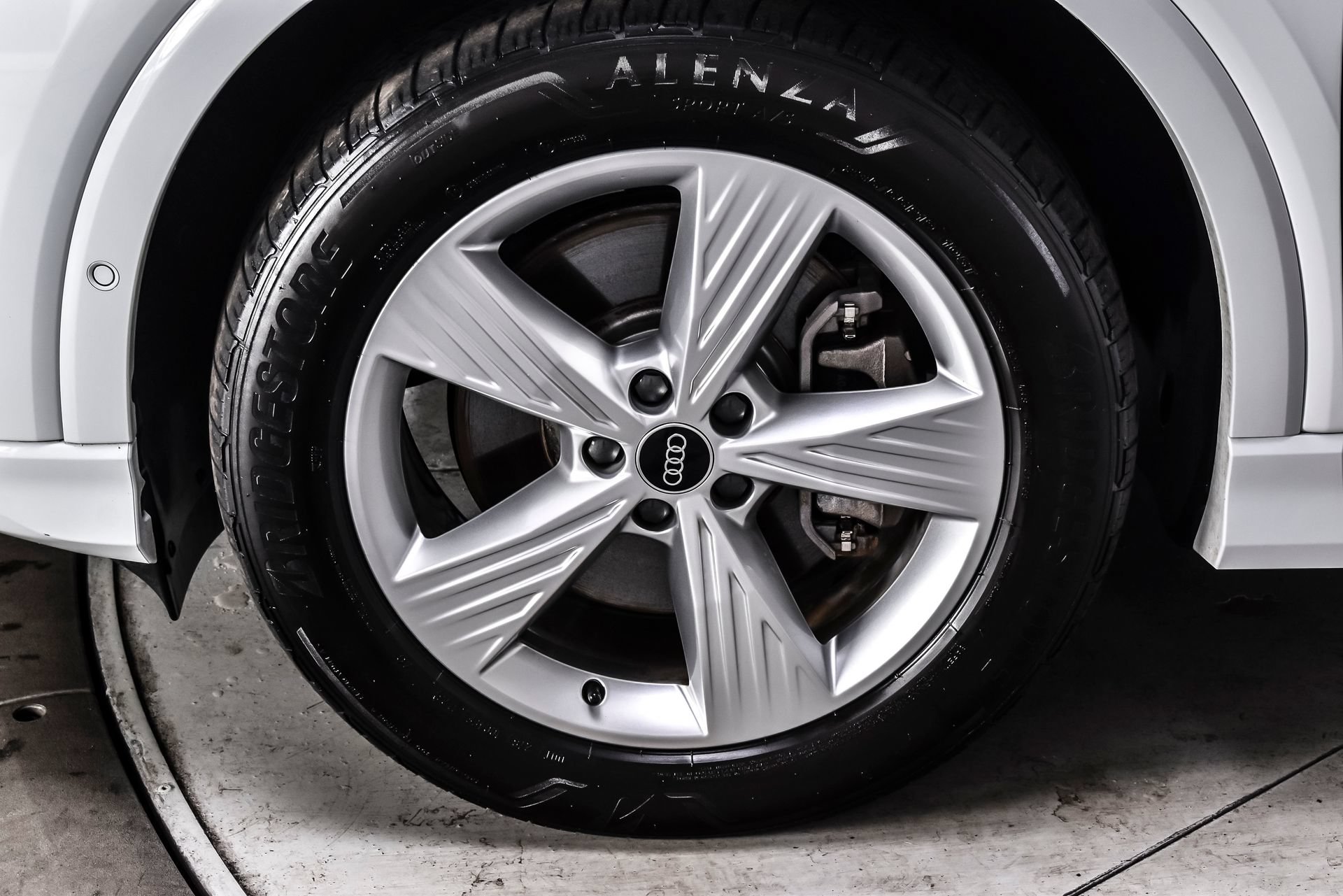 Used 2024 Audi Q4 e-tron Premium Plus AWD/4WD image 9