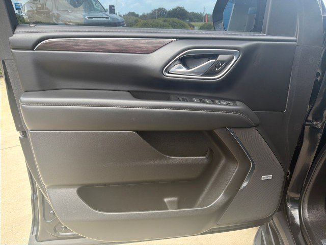 Used 2023 Chevrolet Tahoe LT w/ LT Signature Plus Package RWD image 4