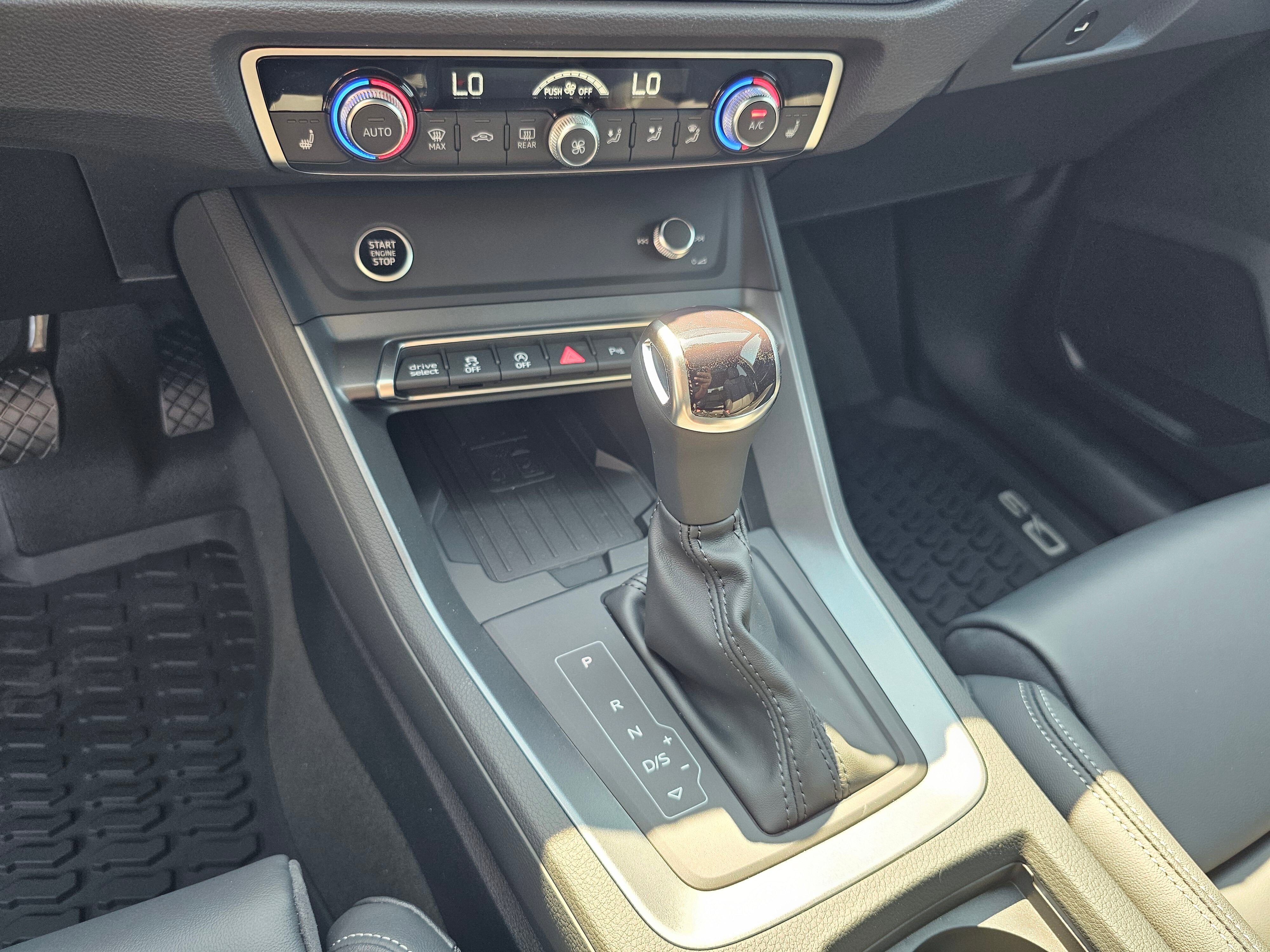 New 2025 Audi Q3 2.0T Premium image 21