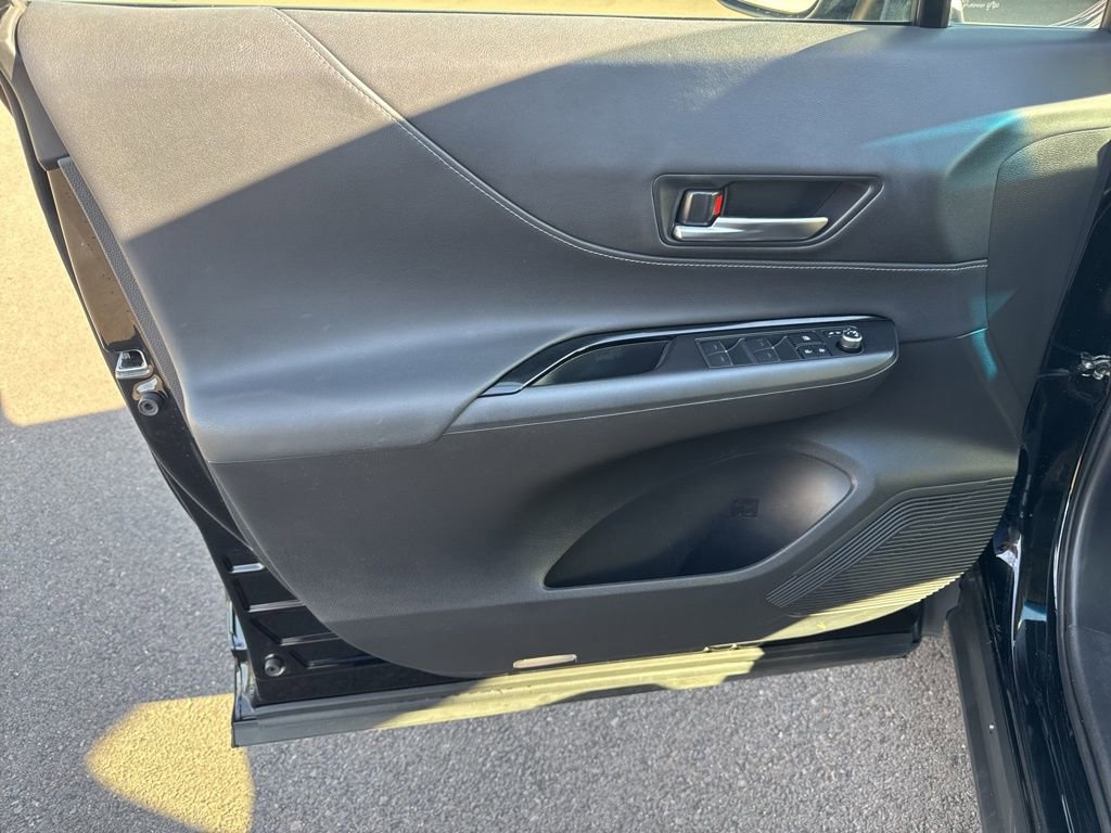 Used 2021 Toyota Venza LE image 20