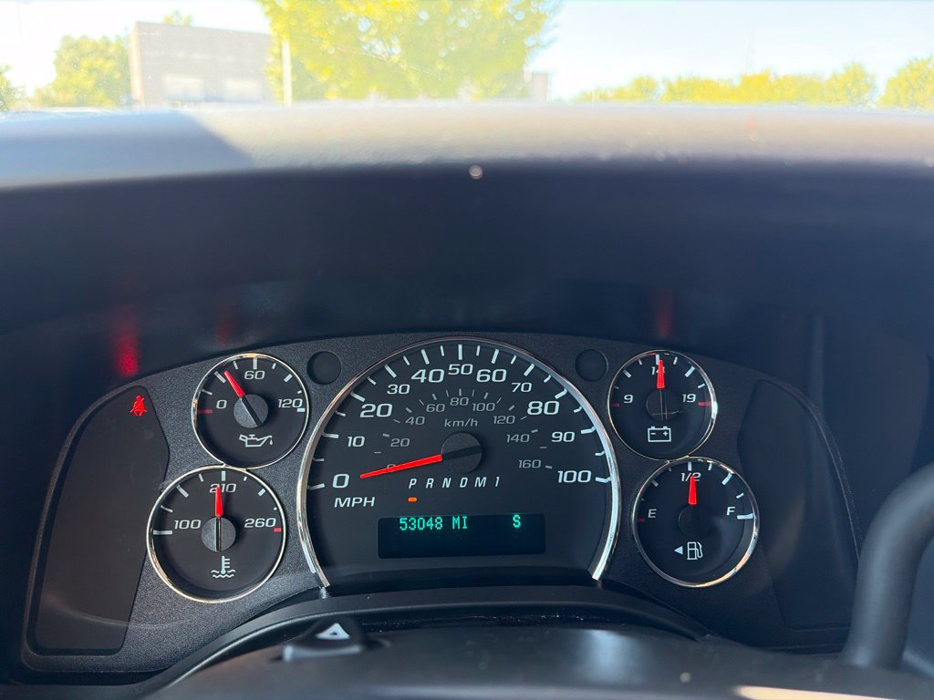 Used 2025 Chevrolet Express 2500 Extended w/ Driver Convenience Package RWD image 6