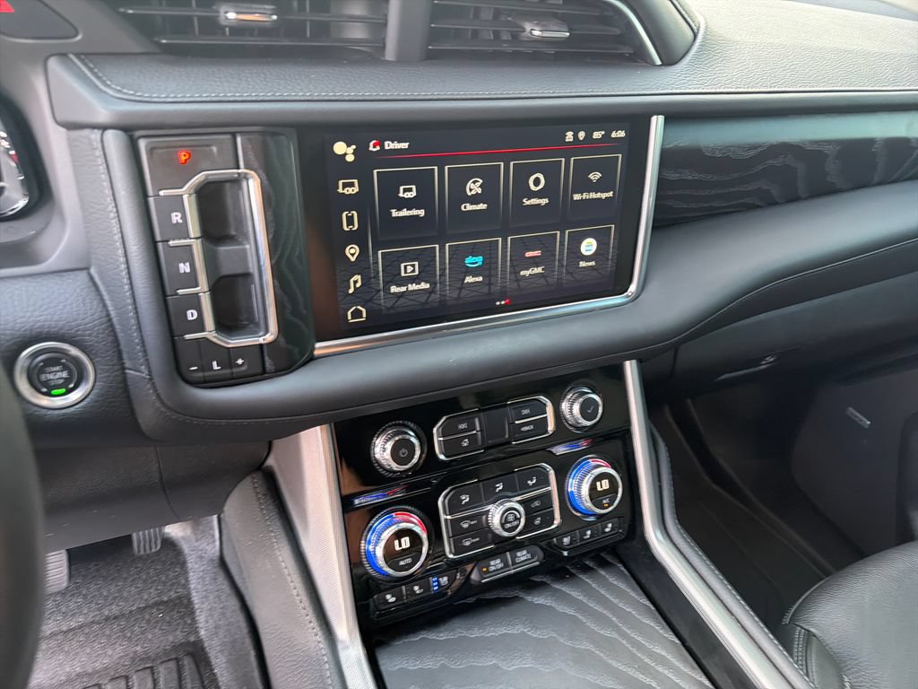 Used 2024 GMC Yukon XL Denali w/ Advanced Technology Package AWD/4WD image 29