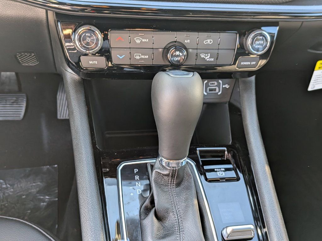 New 2026 Jeep Compass Latitude image 15