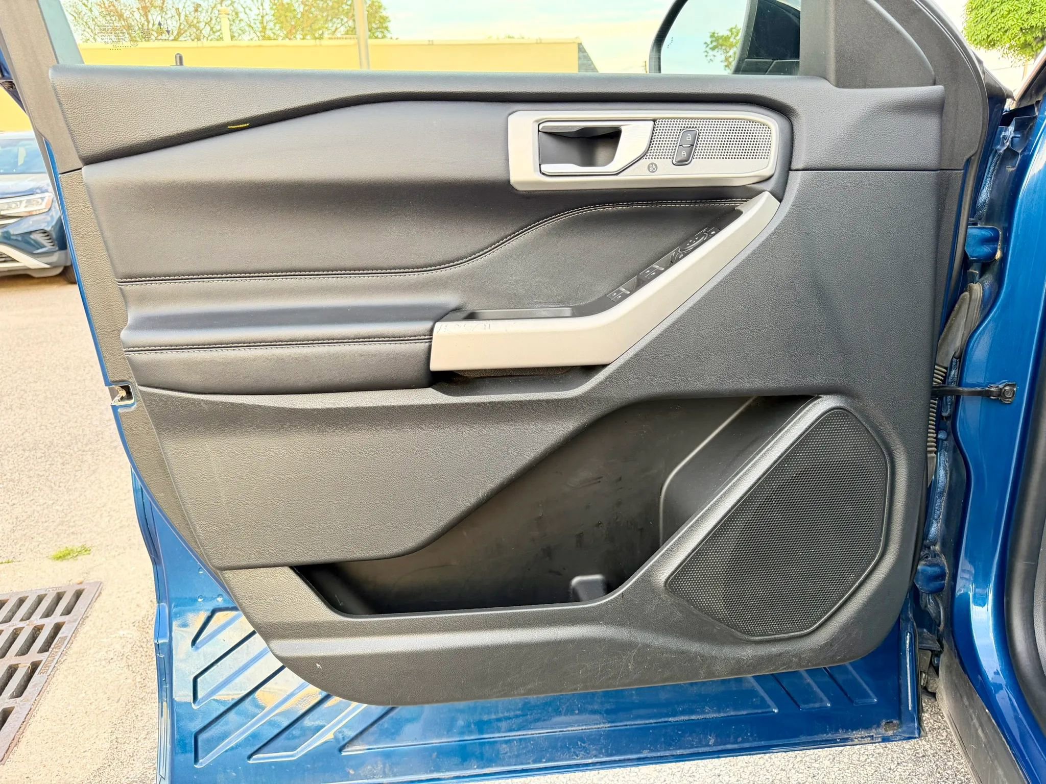 Used 2022 Ford Explorer Limited RWD image 38