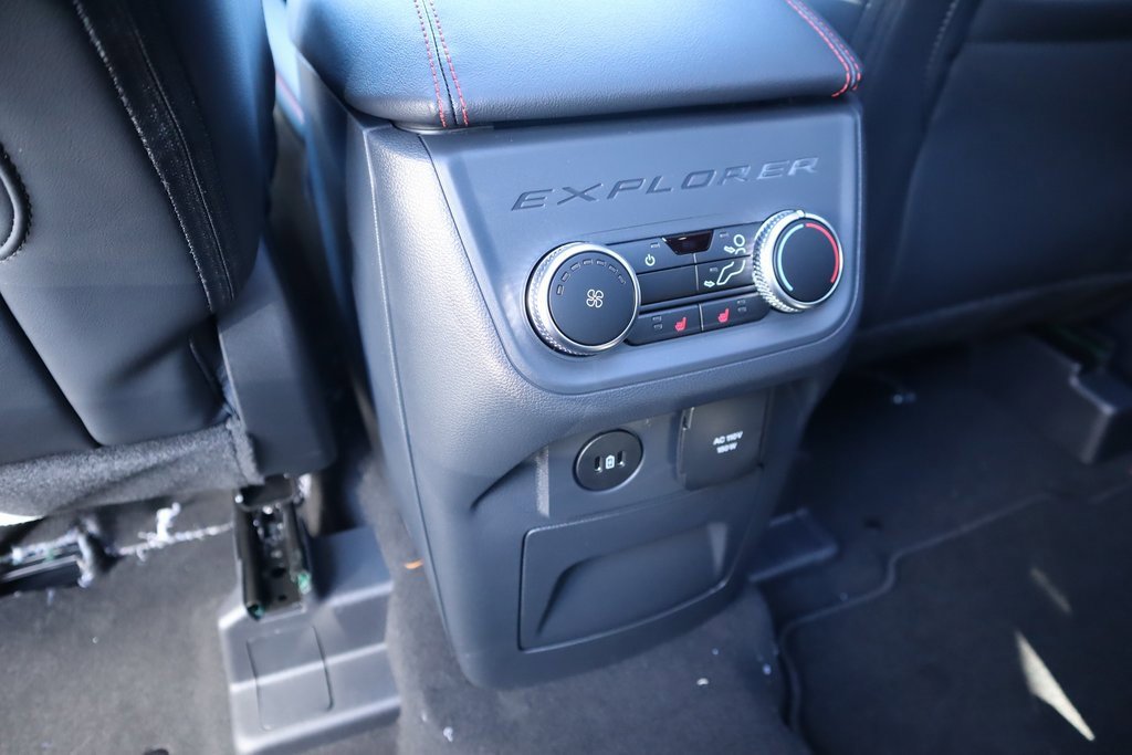 New 2026 Ford Explorer ST-Line w/ ST-Line Street Pack image 18