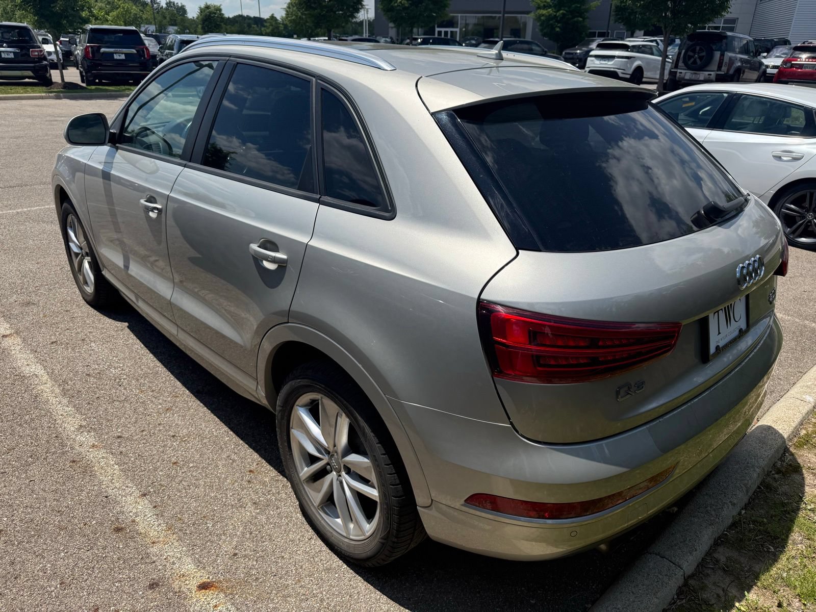 Used 2017 Audi Q3 2.0T Premium w/ Convenience Package AWD/4WD image 7