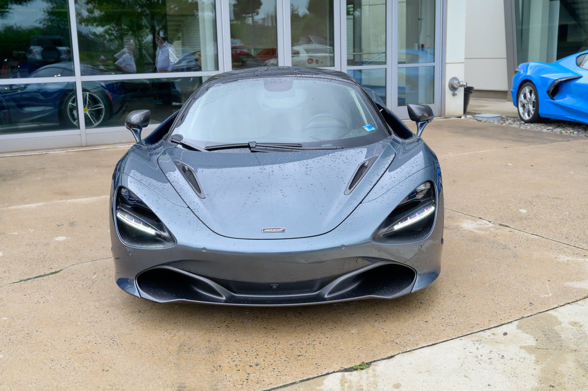 Used 2018 McLaren 720S Luxury RWD image 2