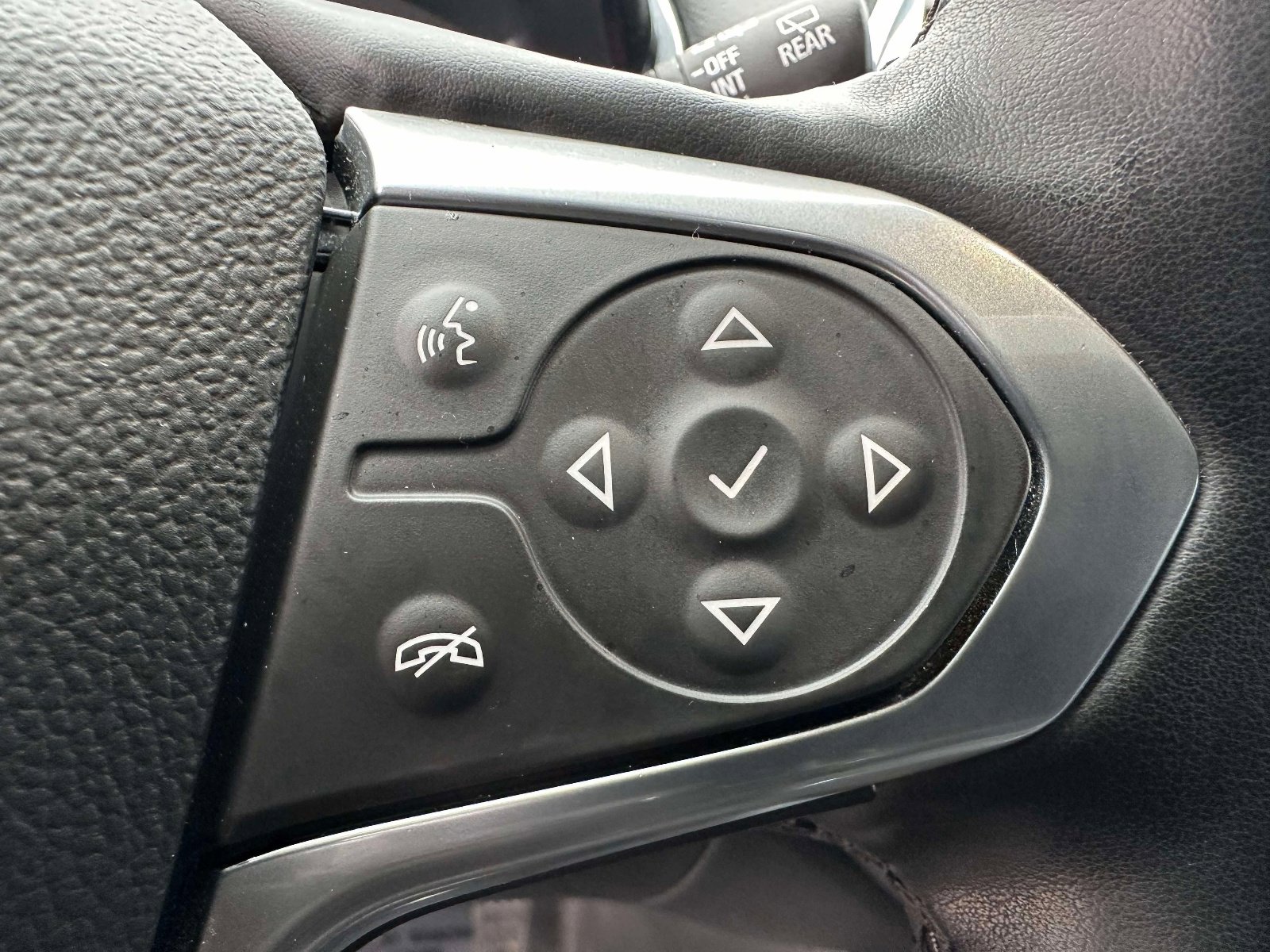 Certified 2023 Chevrolet Traverse RS image 18