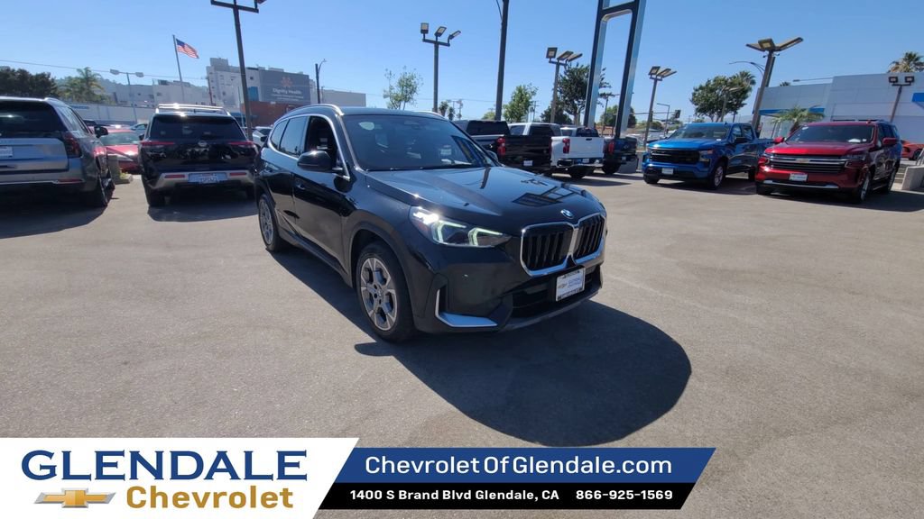 Used 2023 BMW X1 xDrive28i AWD/4WD image 3