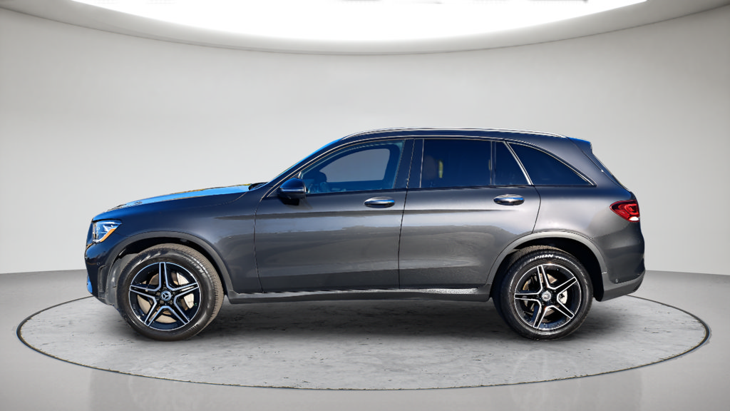 Used 2021 Mercedes-Benz GLC 300 4MATIC image 2