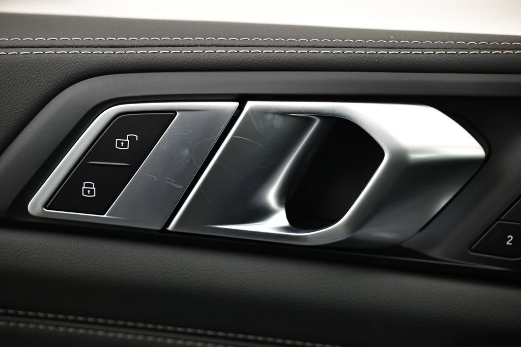 New 2026 BMW X5 xDrive50e w/ M Sport Package image 16