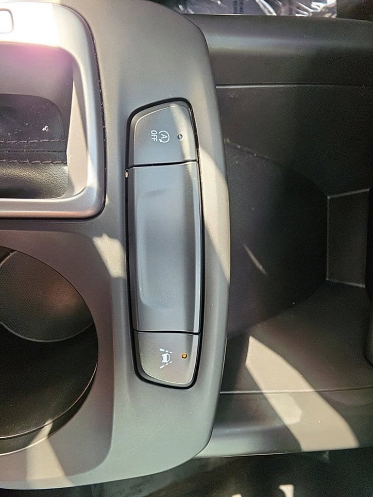 Used 2025 Chevrolet Trax LS w/ LS Convenience Package FWD image 19