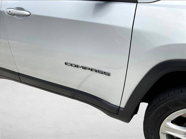 Used 2024 Jeep Compass Latitude AWD/4WD image 30
