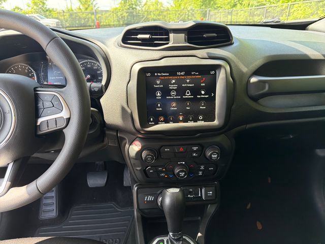 Used 2023 Jeep Renegade Latitude AWD/4WD image 20