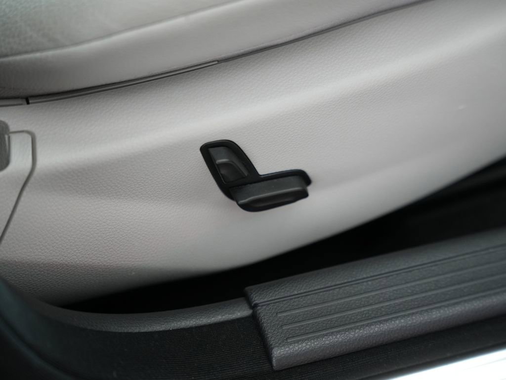 Used 2012 Mercedes-Benz C 300 4MATIC Sedan w/ Premium 1 Pkg image 50