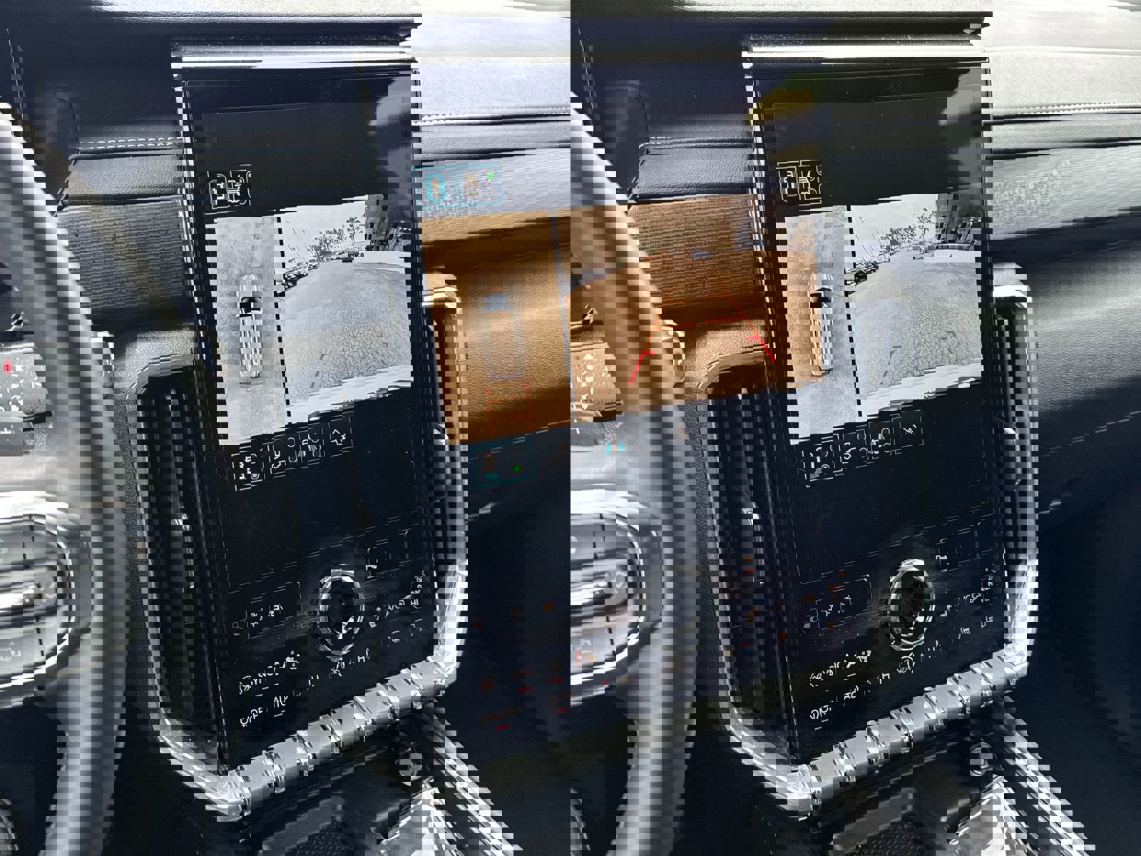 Used 2025 GMC Acadia Elevation image 25