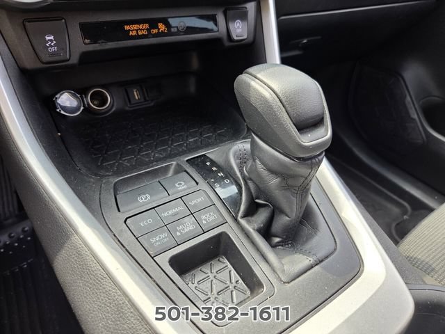 Used 2022 Toyota RAV4 LE AWD/4WD image 21