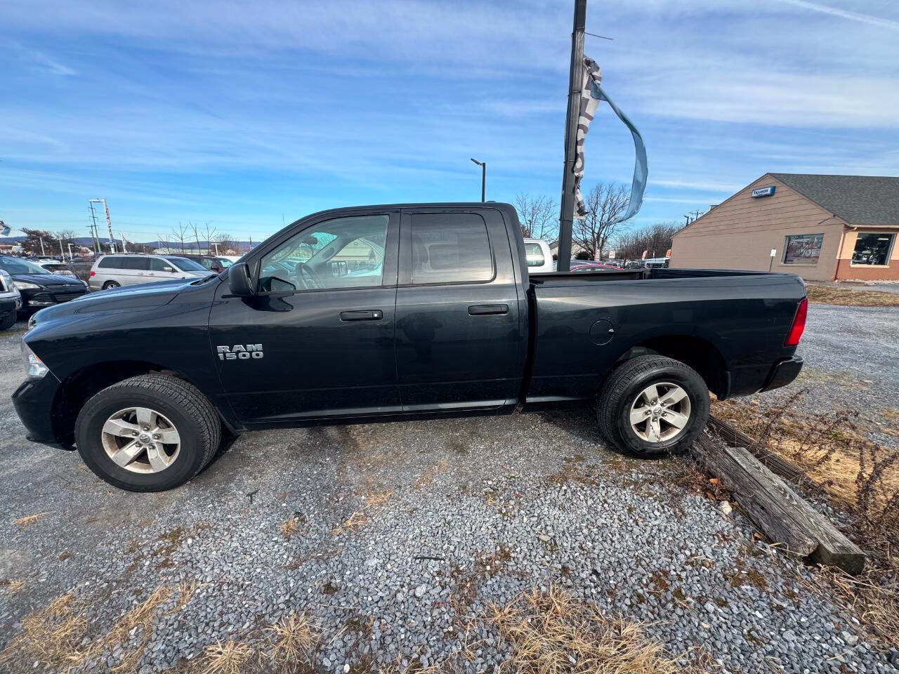 Used 2017 RAM 1500 Express AWD/4WD image 8