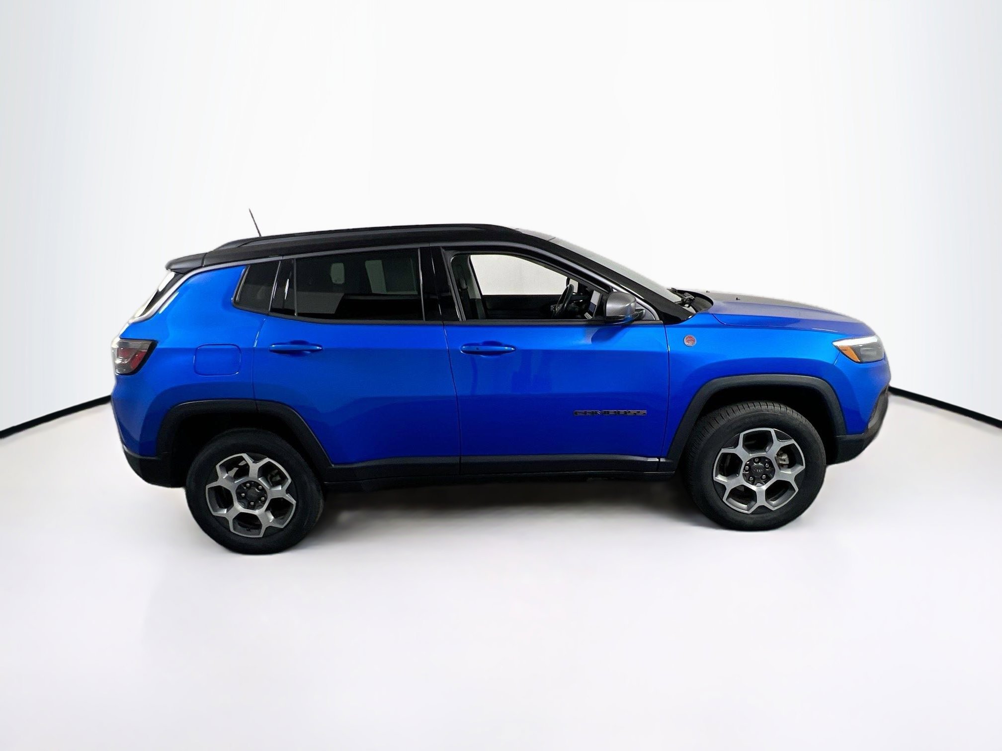 Used 2022 Jeep Compass Trailhawk w/ Trailhawk Elite Group image 4