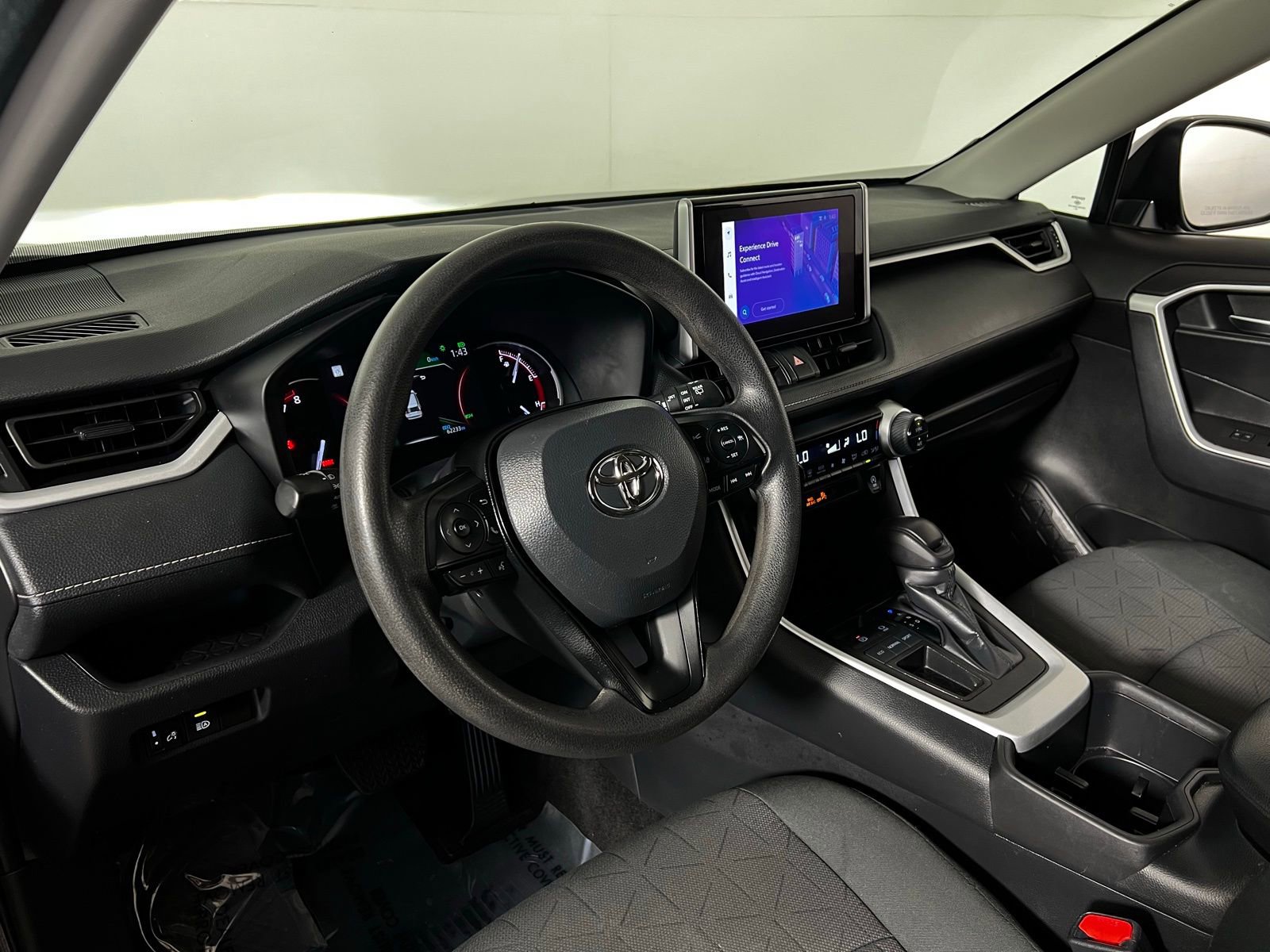 Used 2024 Toyota RAV4 XLE FWD image 12