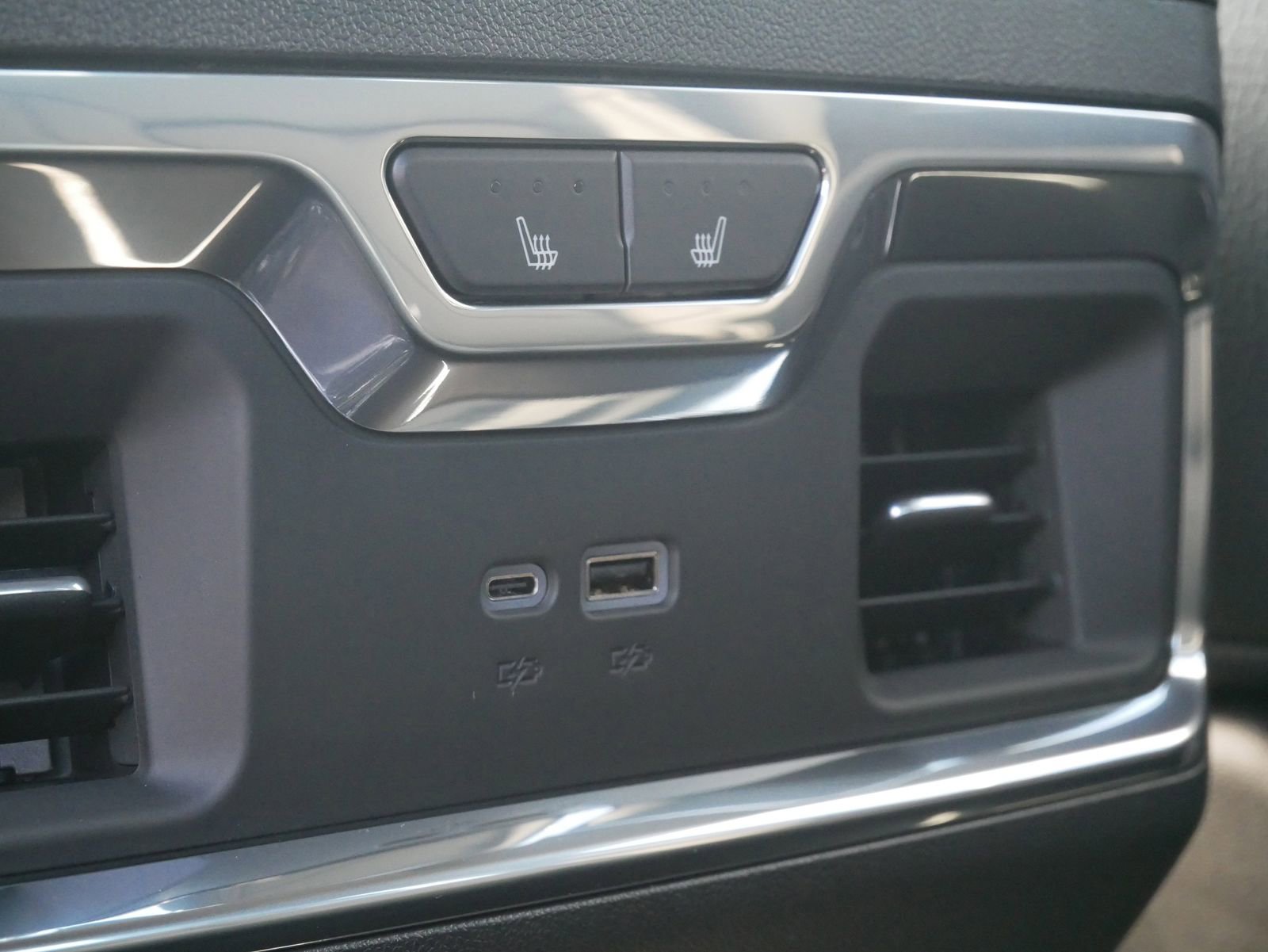 New 2026 GMC Sierra 3500 Denali w/ Denali Reserve Package image 8