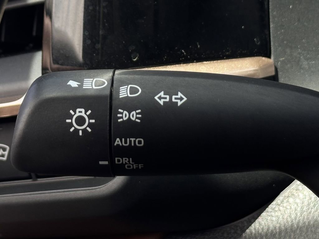 Used 2025 Toyota Crown Signia image 22