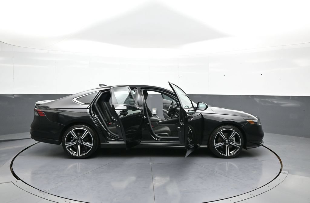 Used 2025 Honda Accord Sport image 41