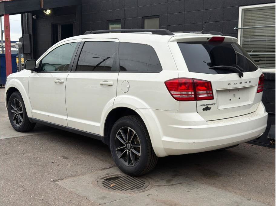 Used 2018 Dodge Journey SE w/ Blacktop Package FWD image 3