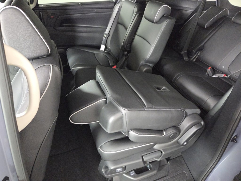 New 2026 Honda Odyssey Touring image 11