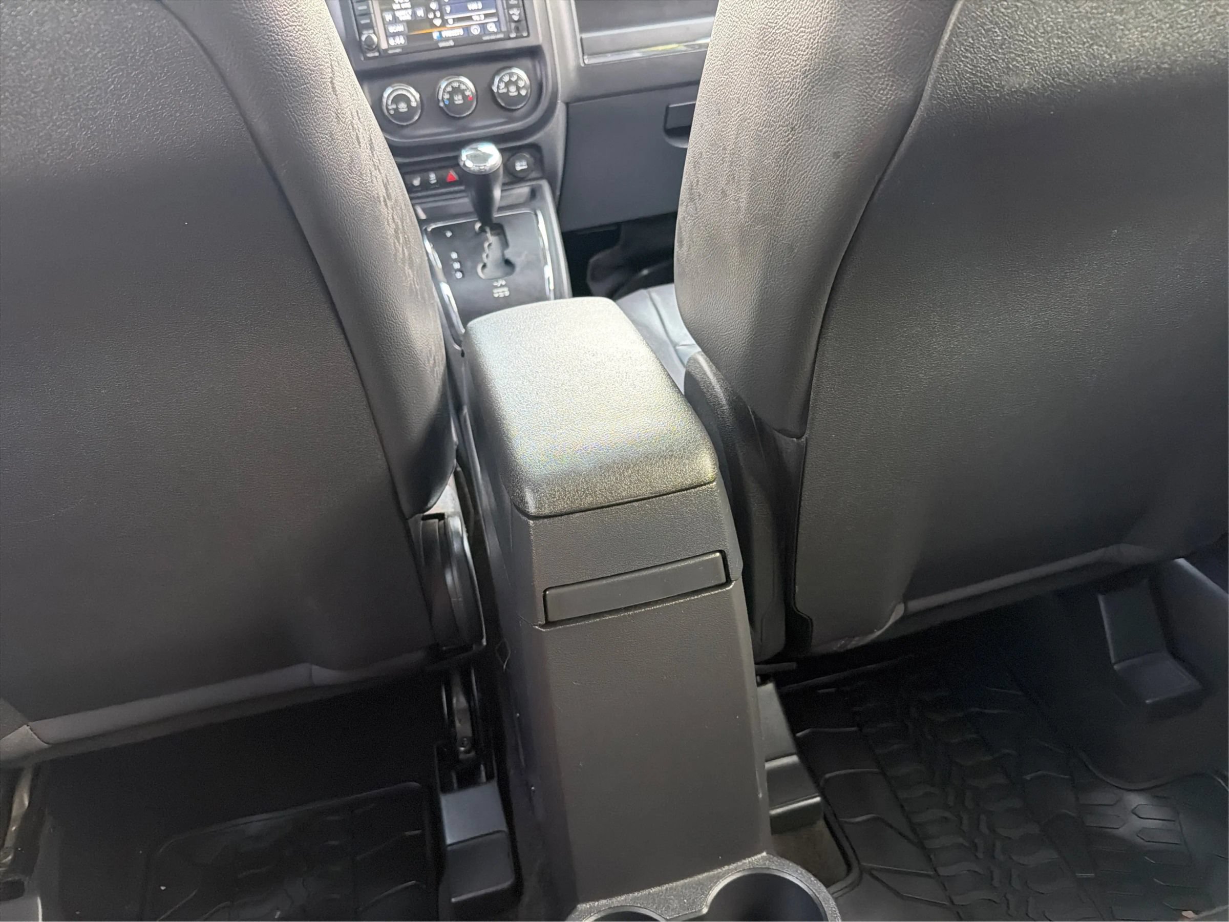 Used 2014 Jeep Patriot Limited w/ Sun/Sound Group AWD/4WD image 21