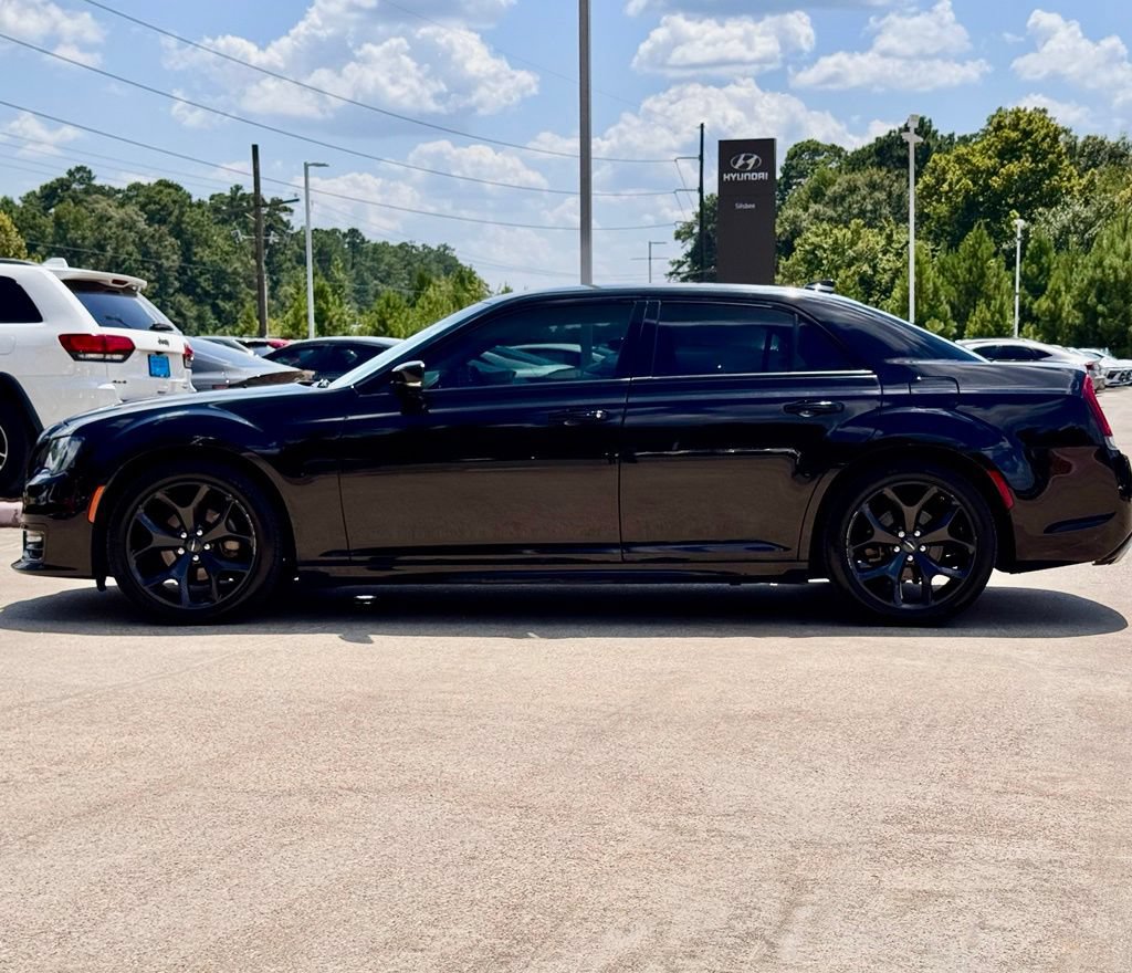 Used 2022 Chrysler 300 Touring L RWD image 11